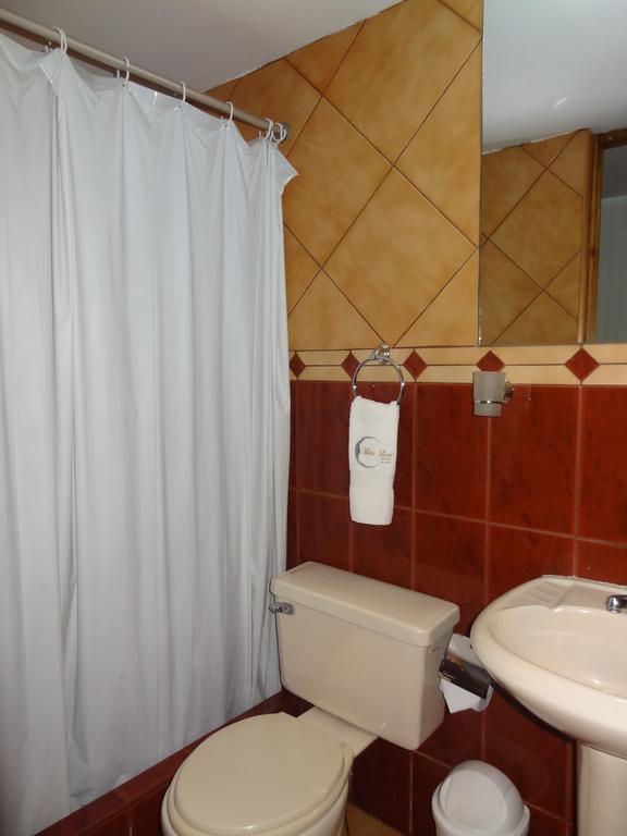 Hostal Media Luna Trujillo Room photo