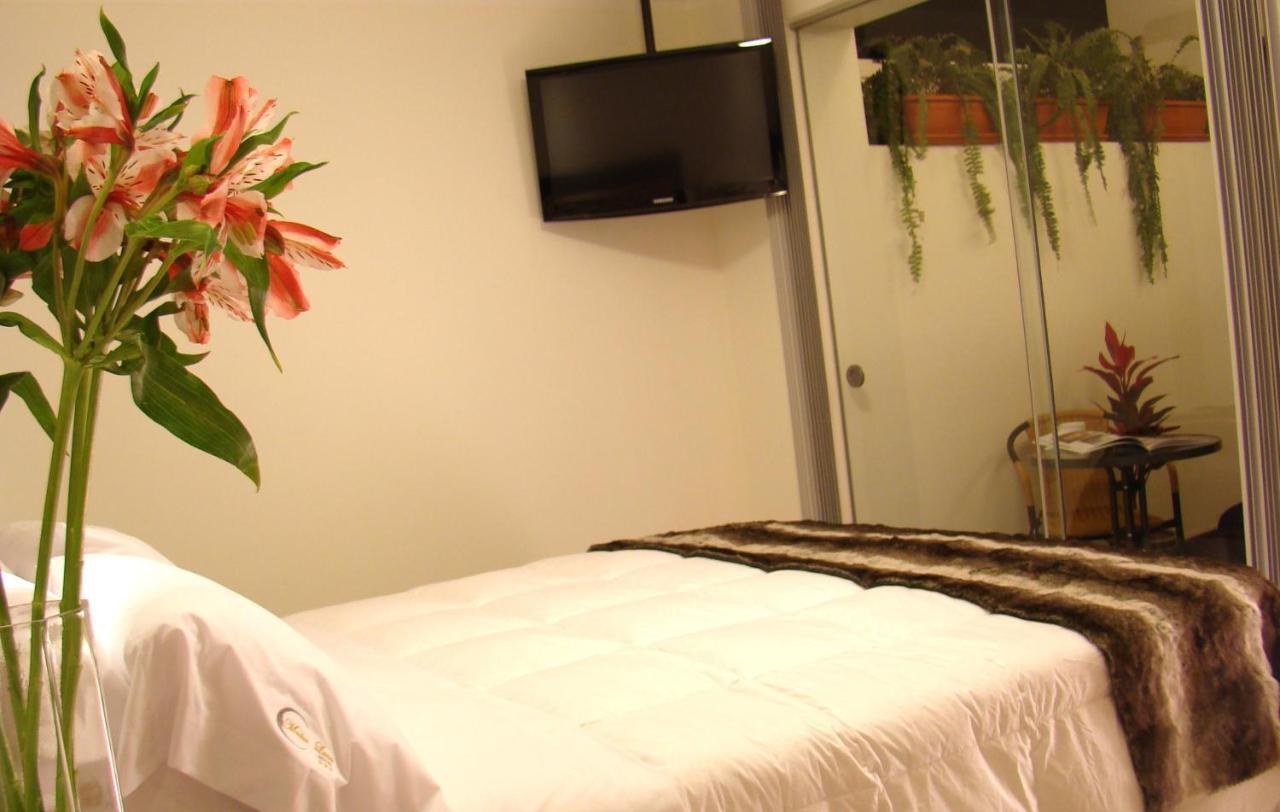 Hostal Media Luna Trujillo Room photo